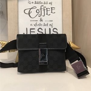 Gucci monogram supreme Fanny/ waist/ body purse